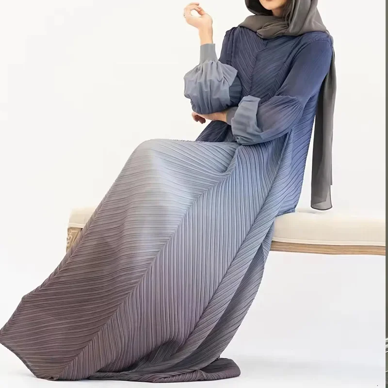 

Pleated Middle East Women's Dubai Long Gown Dress Loose Plus Size Pod Skirt High Quality Gradient Long Dress 2024 Summer New