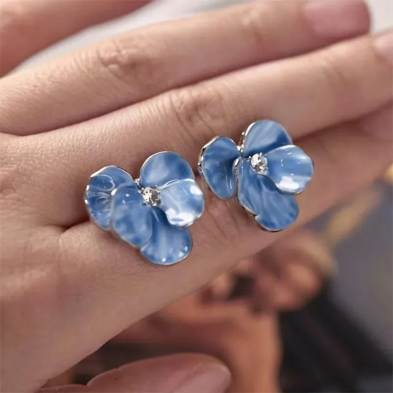 

Flower Hanging Earrings 2025 New White Enamel Floral Acrylic Petals Crystal Imitation Pearl Dangle Earrings for Women Brincos