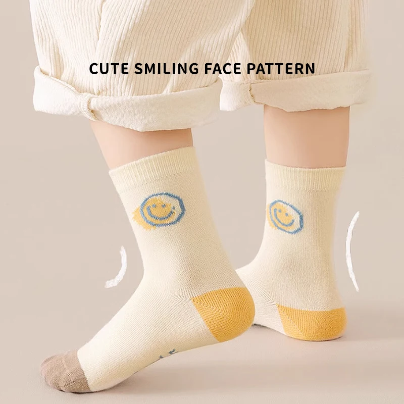 5 أزواج من الجوارب القطنية الصلبة للأطفال الأولاد بنصف الجوارب بنمط مبتسم مريح وممتص للعرق للأطفال والبنات
