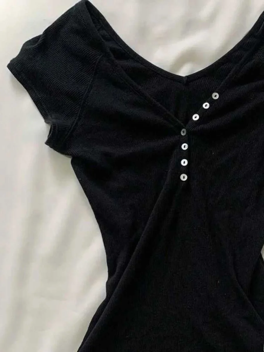 Black Silm Slim Looking Button V Neck T-Shirt Female Summer Small All-Matching Fashion Casual Y2g Tops 2024 New Arrival