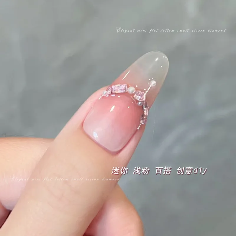 50pcs Mini Pink Zircon Nail Charms 3D Glitter Rhinestone Nail Art Decoration Akcesoria do paznokci Diy Manicure Design Salon Supply