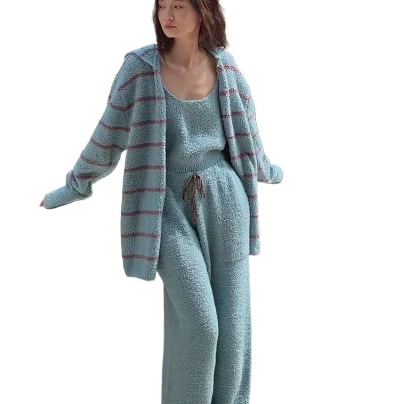 نصف حافة بيجامة مخملية المرأة الخريف والشتاء مثير ثلاث قطع مجموعة 2026 جديد رغبة نقية الجلد ودية المخملية المتسكعون مجموعة