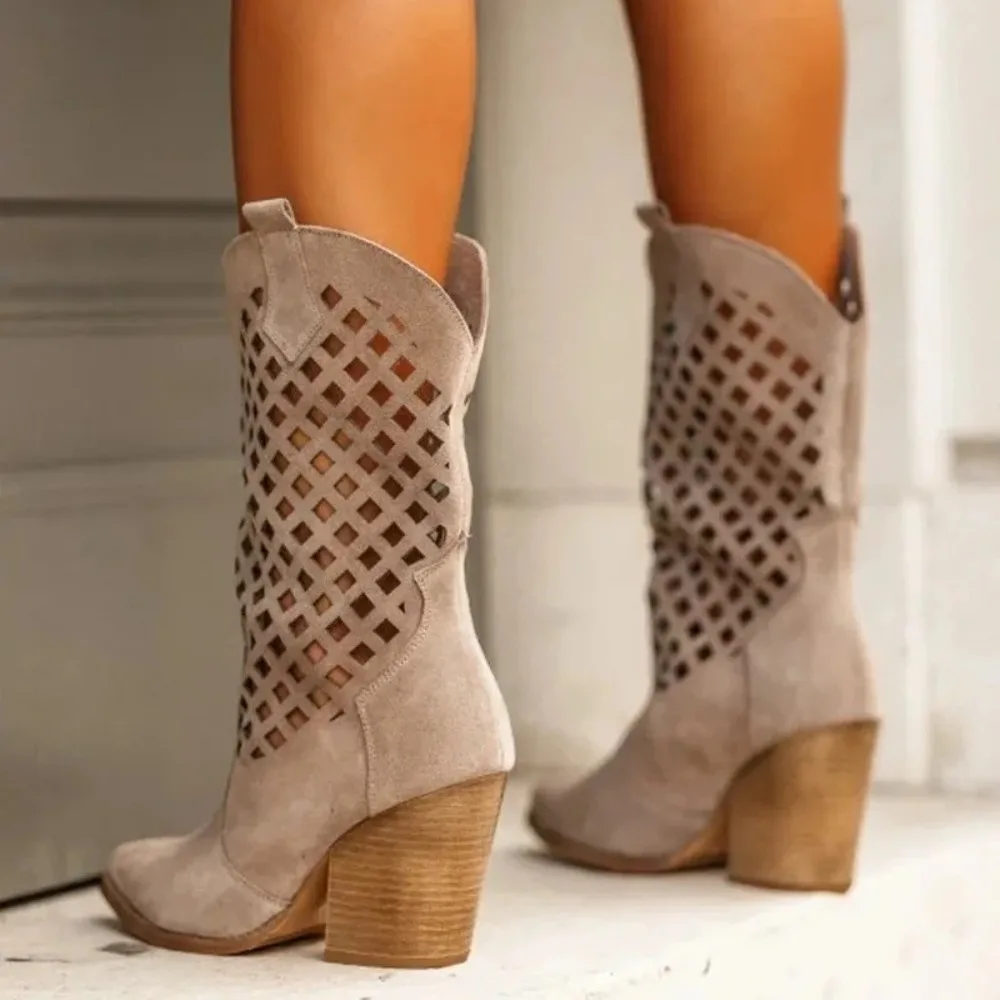 

Женские ботинки с вырезом 2025 года — замшевые ажурные ботильоны до середины икры из сетки