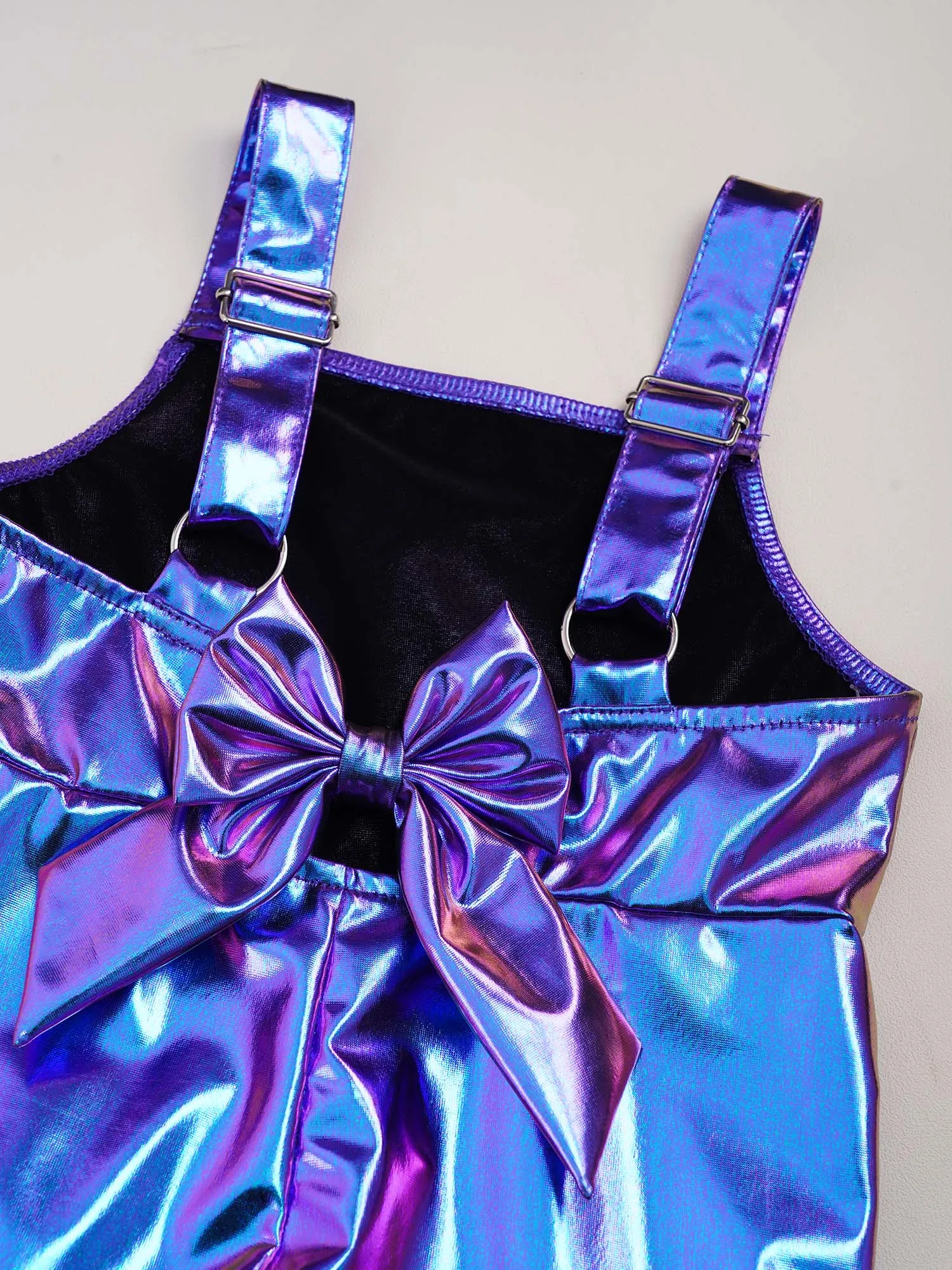 

Блестящий комбинезон для девочек с металлическим эффектом, регулируемыми бретелями, бантом и расклешенными штанинами, с повязкой на голову, для дня рождения и тематических вечеринок