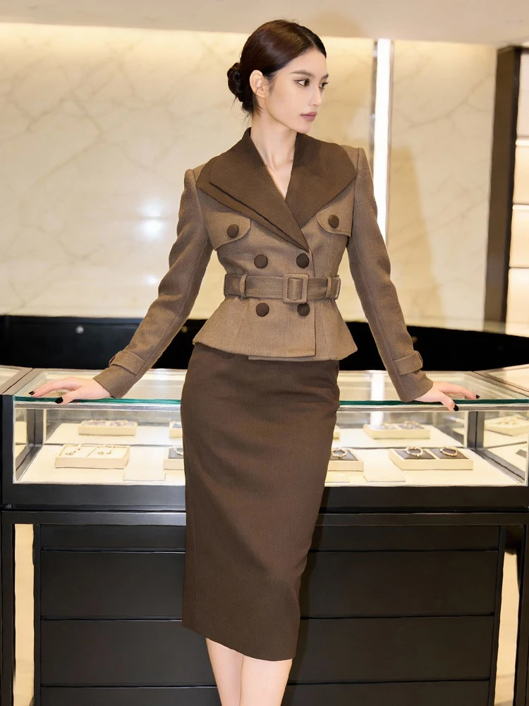 Elegantes Braunes Midi-Kleid für Damen mit Falschem 2-Teiligen Design, Breitem Revers, Hoher Taille und Schlanker Bleistiftform für Büro, Geschäft und Formelle Anlässe