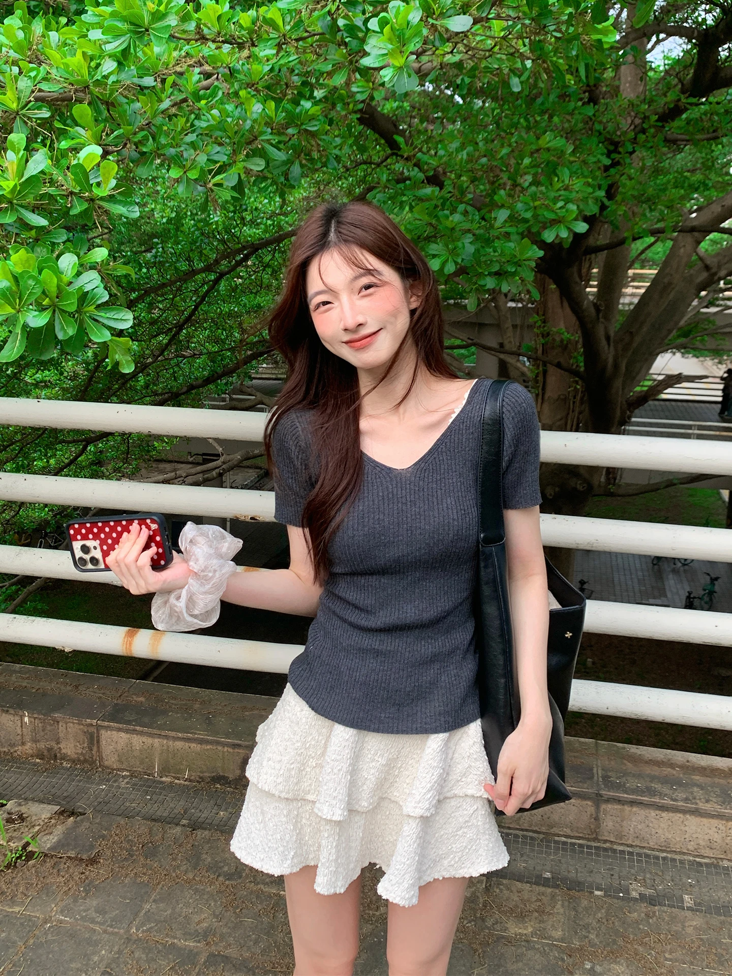 

UnderStress Slim Fit Knitted T-Shirt V-Neck Short Sleeve Deep Grey Simple Style Casual Fashion Wool Blend Women's Top
