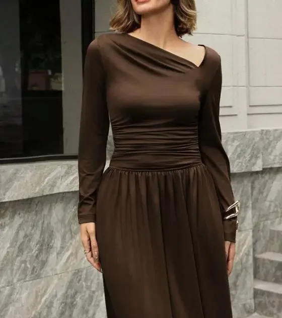 

Dresses Women Dark Brown Sloping Shoulder Collar Female Diagonal Pleats Cinched Waist Design Long Dress with A Sense of Drape