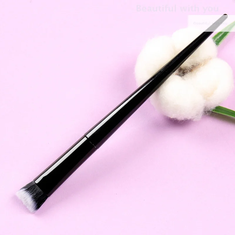 New1pcs pincel de base corretivo pincéis de maquiagem dupla face inclinação beleza compõem ferramenta para rosto acne marca manchas círculo escuro