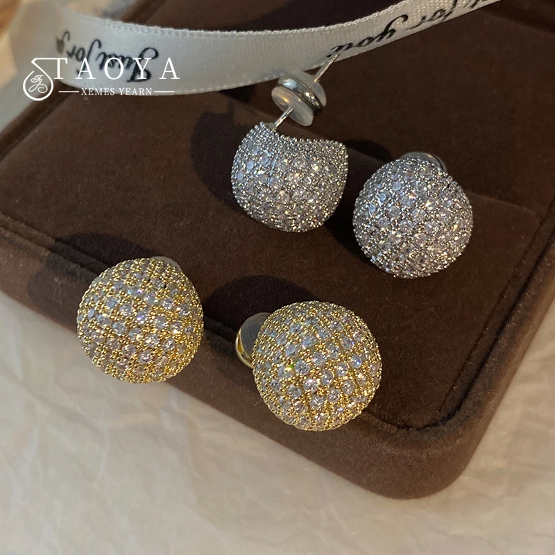 Leichte, luxuriöse, halbrunde Metallohrringe mit mikrosetem Zirkonia, ein funkelndes Schmuckzubehör, hübsch für Damen im Party-Stil