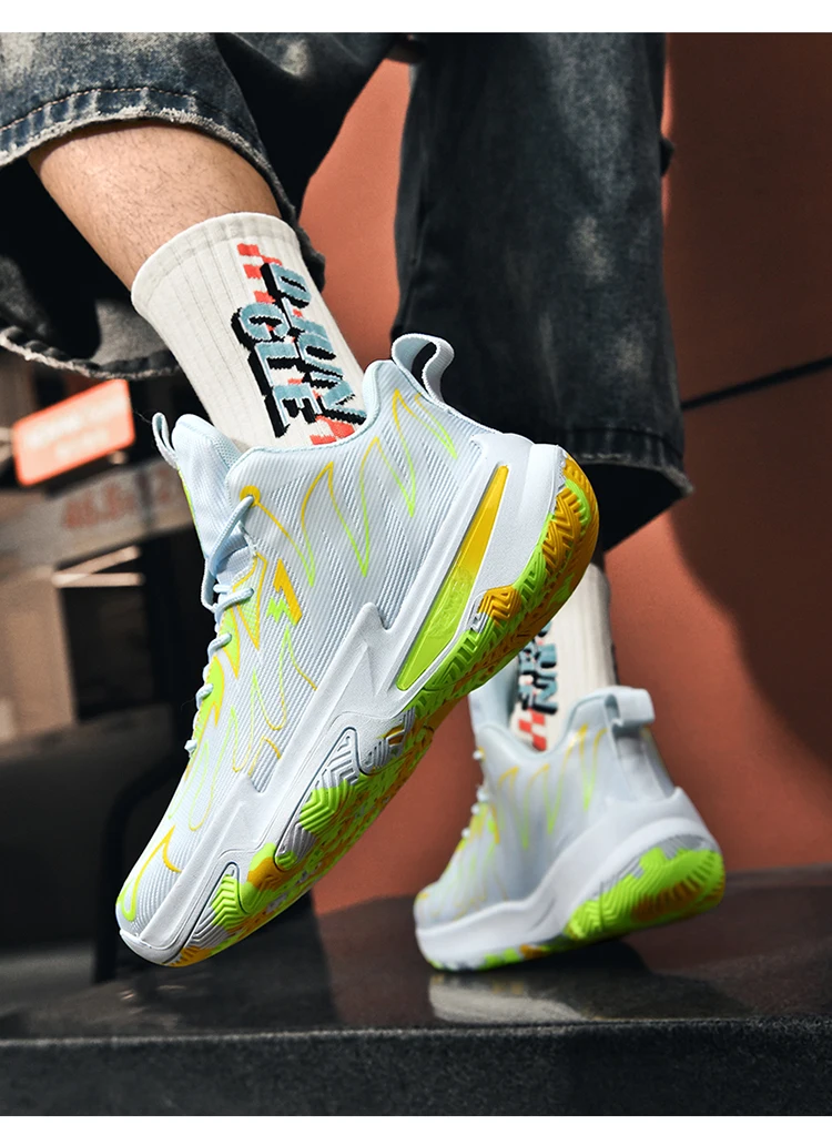 موديلات زوجين أوروبية جديدة رائعة لعام 2025 أحذية قديمة الطراز من الجلد الطبيعي للرجال أحذية رياضية منخفضة سميكة قابلة للتنفس