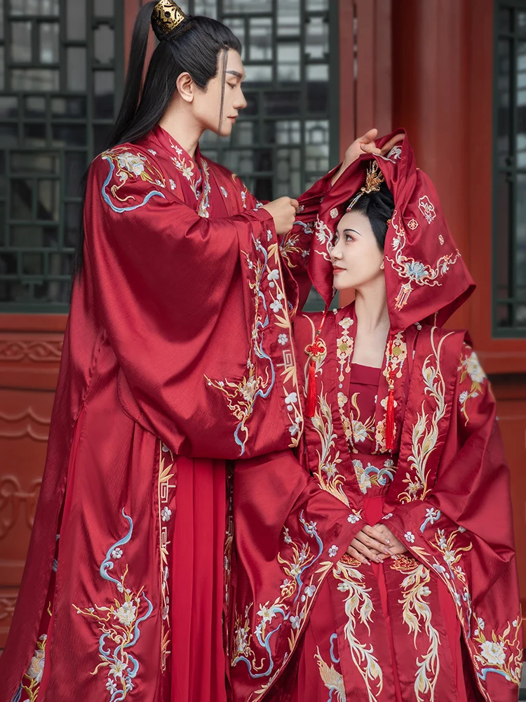 

Couple Phoenix Dragon Embroidery Wedding Dress Elegant Mandarin Collar Cheongsam Chinese Style Exquisite Marriage Set