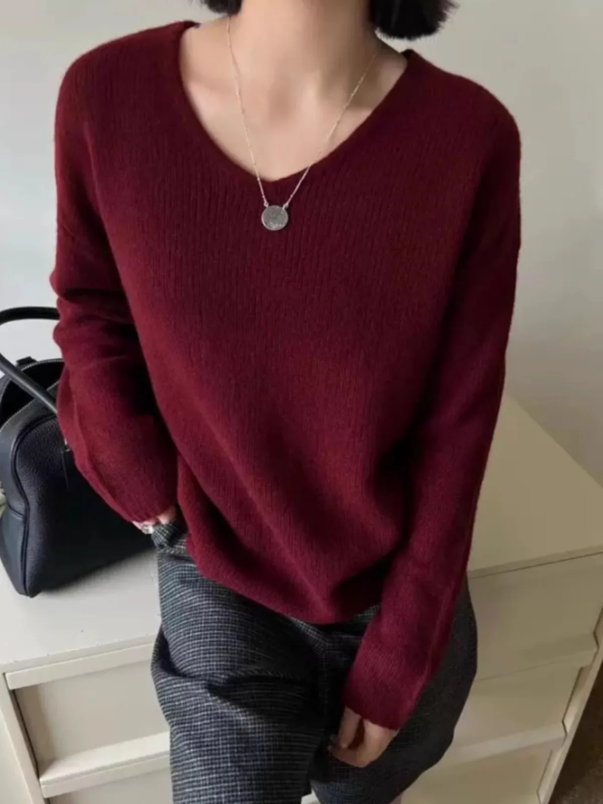 Elegant temperament! V-neck 100 pure cashmere sweater women's autumn and winter thick loose top with knitted wool base shirt