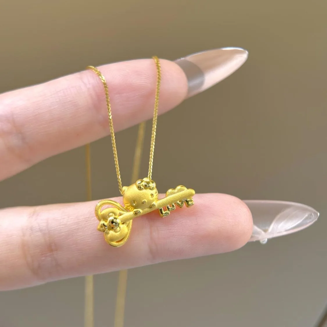 Hot Sanrio HelloKitty Yellow Gold Key Pendant Necklace for Women Delicate Sweet Cute Kitty KT Cat Everything Clavicle Chain