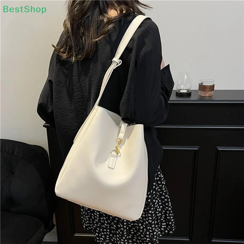 ★ ★ ★ حقيبة كتف جلدية ناعمة، حقيبة كتف عصرية بسيطة للركاب، حقيبة دلو كروس ذات سعة كبيرة للنساء