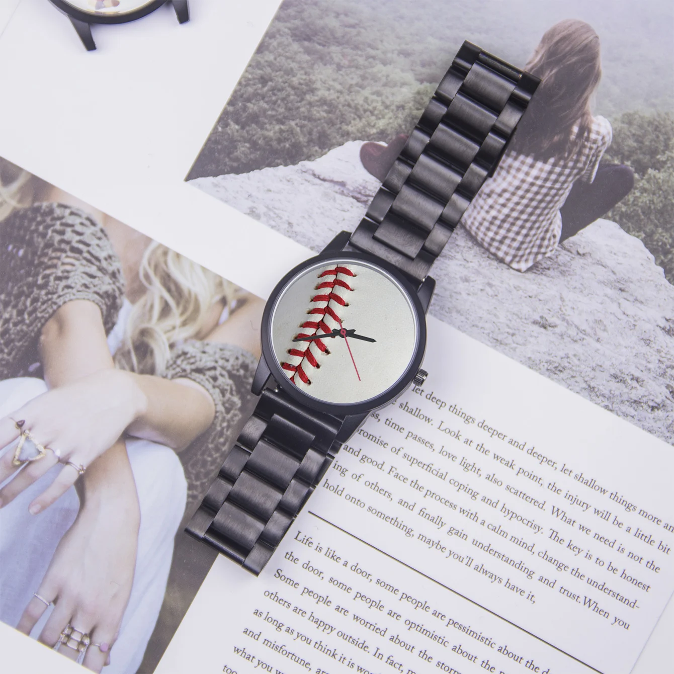 Reloj de pulsera de cuarzo para mujer, diseño de béisbol y Softball, línea roja, moda, estilo de ocio, regalo, adorno de recuerdo, Festival