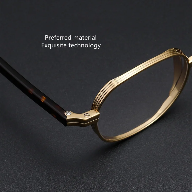 Japanese Retro Classic Small Square Frame Pure Titanium  eyeglasses for man and woman eyewear  Design as KameManNen KMN131