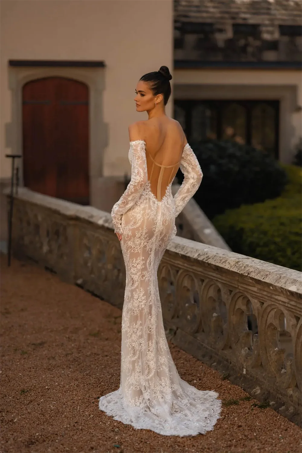 Tokyo Customized White Off the Shoulder Wedding Dresses Long Sleeves Court Train Bridal Gowns Backless Mermaid Wedding Gowns