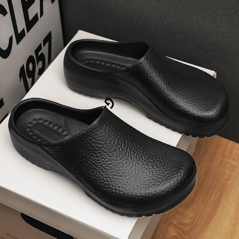 Indoor Slippers Men Chef Shoes Fashion Summer Waterproof Sandals Non-Slip Slides Soft Sole Home Women Bedroom Shoes Clogs 2024