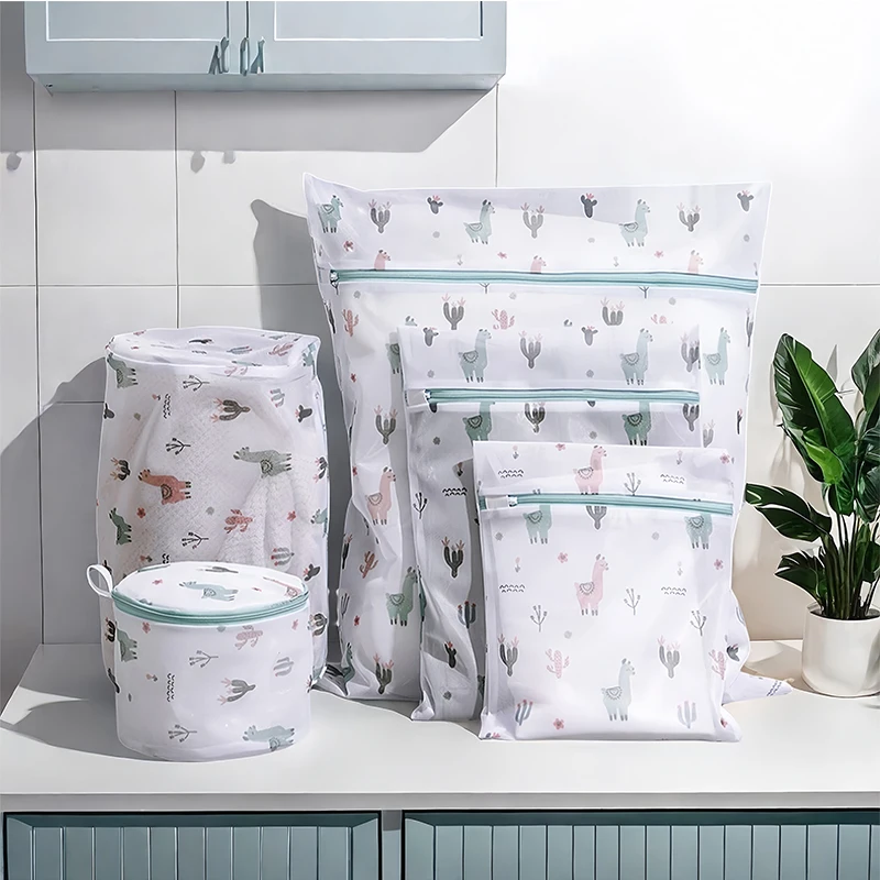 Durable Mesh Laundry Bags for Delicates with Premium Zipper Clothing Washing Bags for Jackets Jeans Blouse Bath Towels