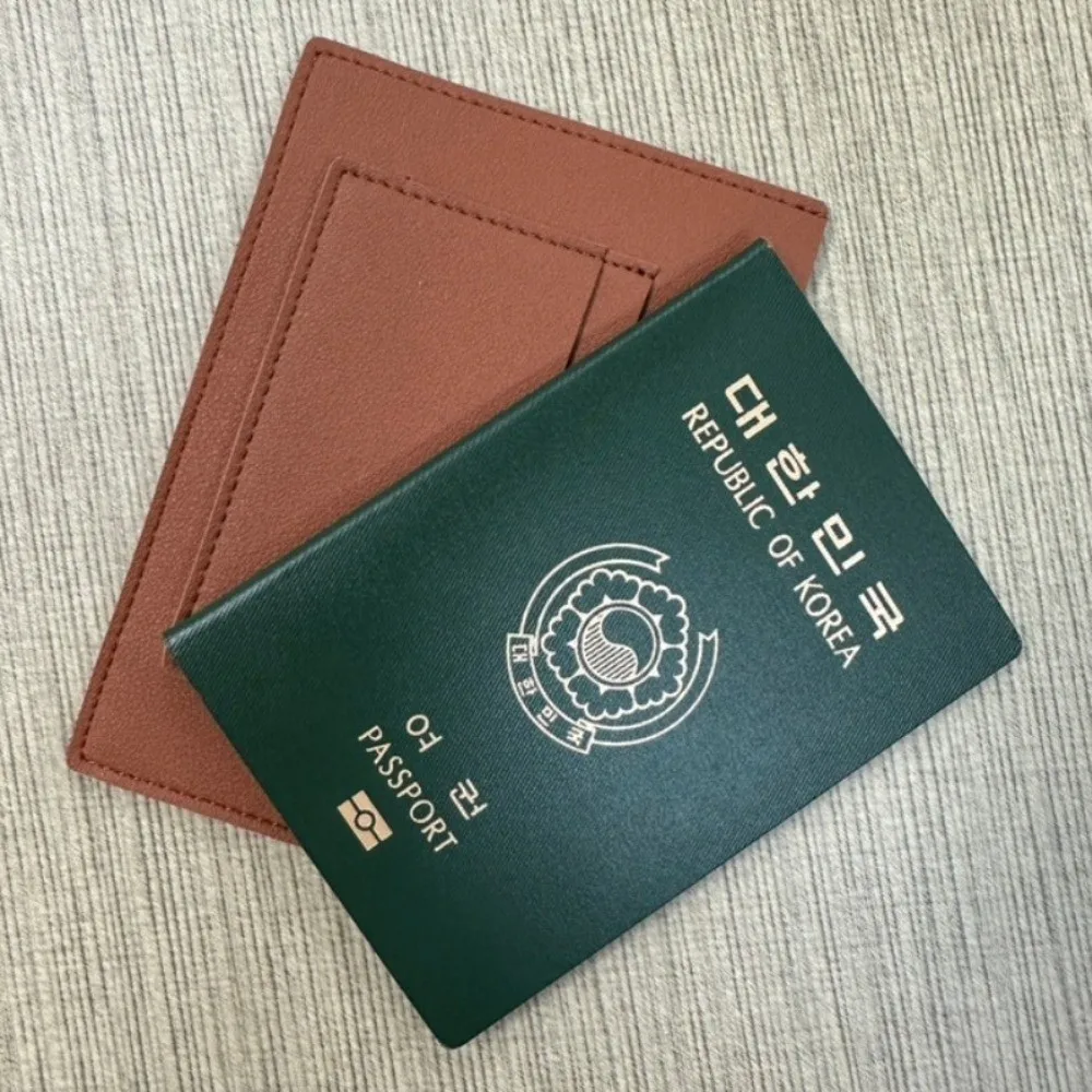 غطاء جواز سفر محمول بلون واحد، حامل بطاقات من جلد البولي يوريثان، مشبك جواز سفر متعدد الوظائف، مجلد تذكرة للسفر