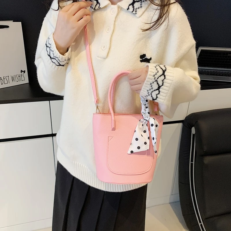 

Elegant Women Leather Luxury Classic Fashion Designer Shoulder Tote Bag Crossbody Handbag For Everyday Chic Comfort