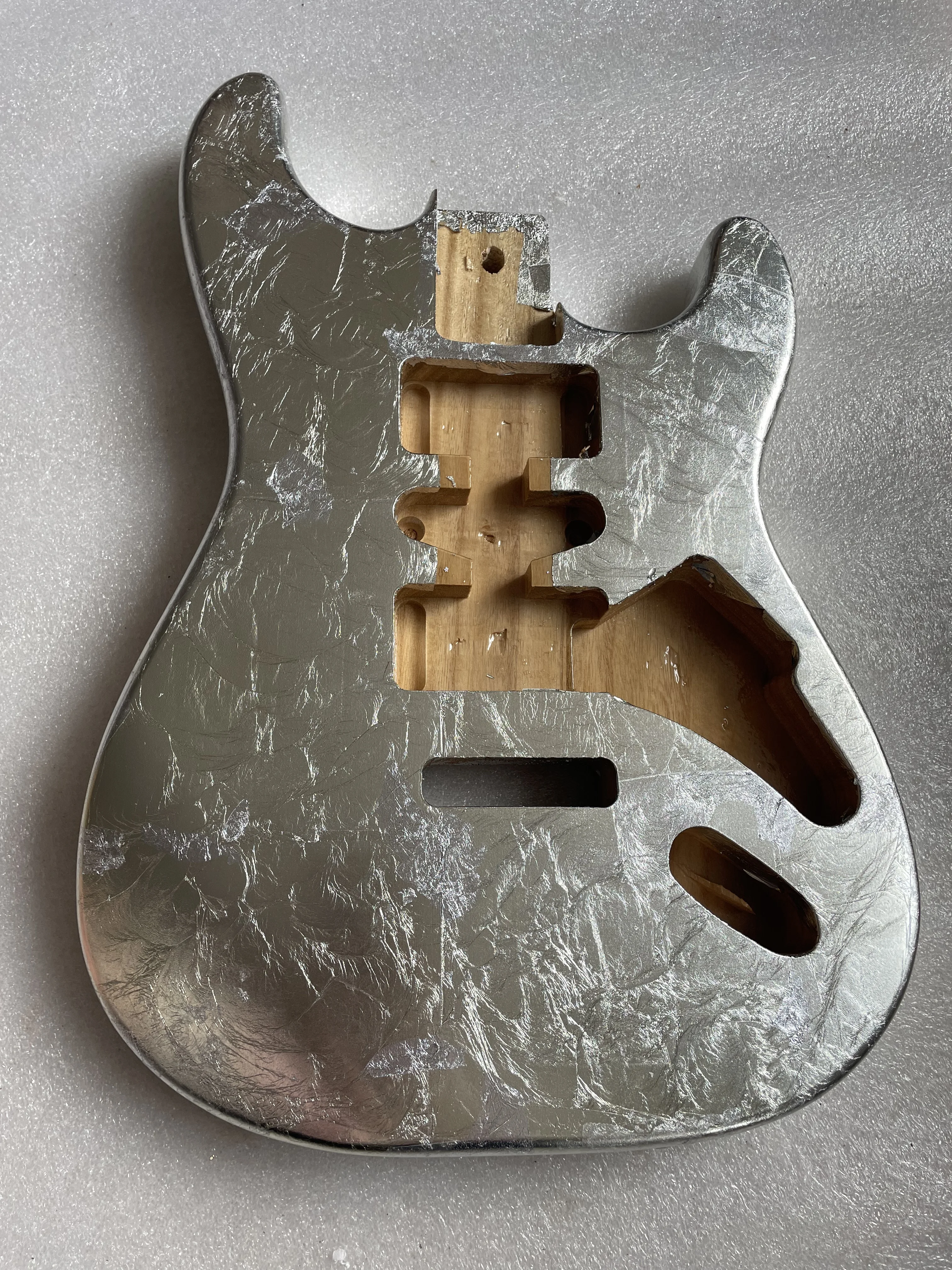 Customized Paulownia Wood Gold Silver Foil Electric Guitar Body Unfinished Replacement HSH Guitar Body DIY Barrel 5.7cm Pocket