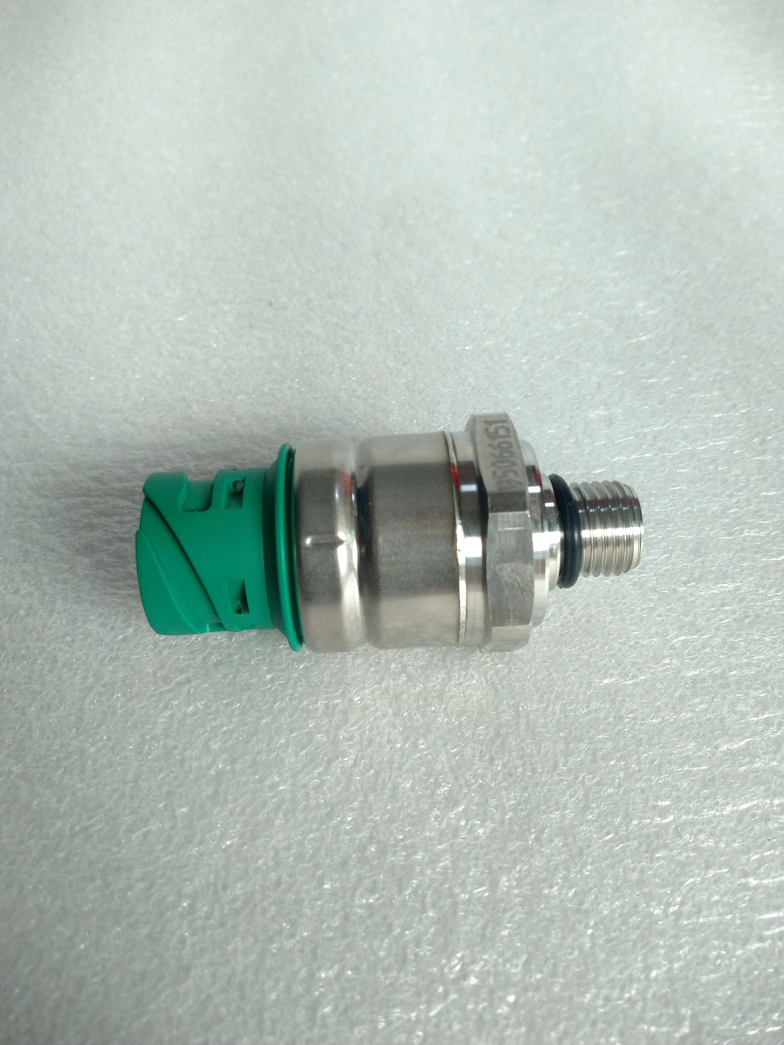 High Quality Excavator Loader  Oil Pressure Sensor 2872254  For QSK60 QSK78