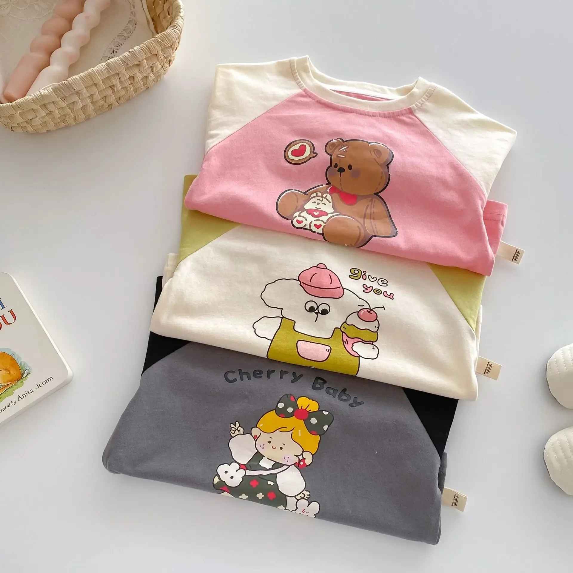 Girls cartoon bottoming shirt 0-5 years old autumn Korean children's clothing baby t-shirt cute color matching 2024