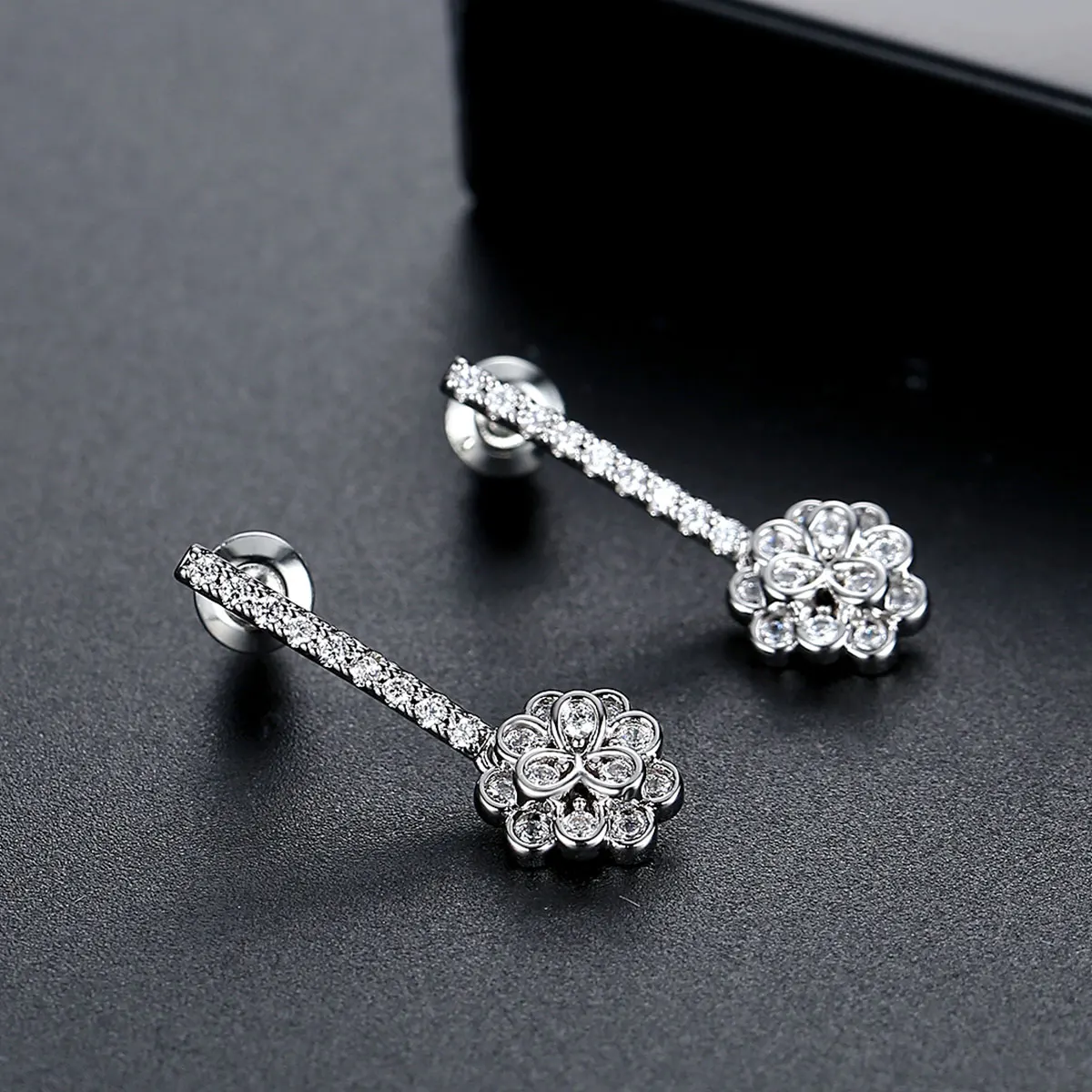 LUOTEEMI Zircon Round Bling Bling Flower for Women Fashion Hot Trendy Rhodium Plated Long Earrings Wedding drop Earring