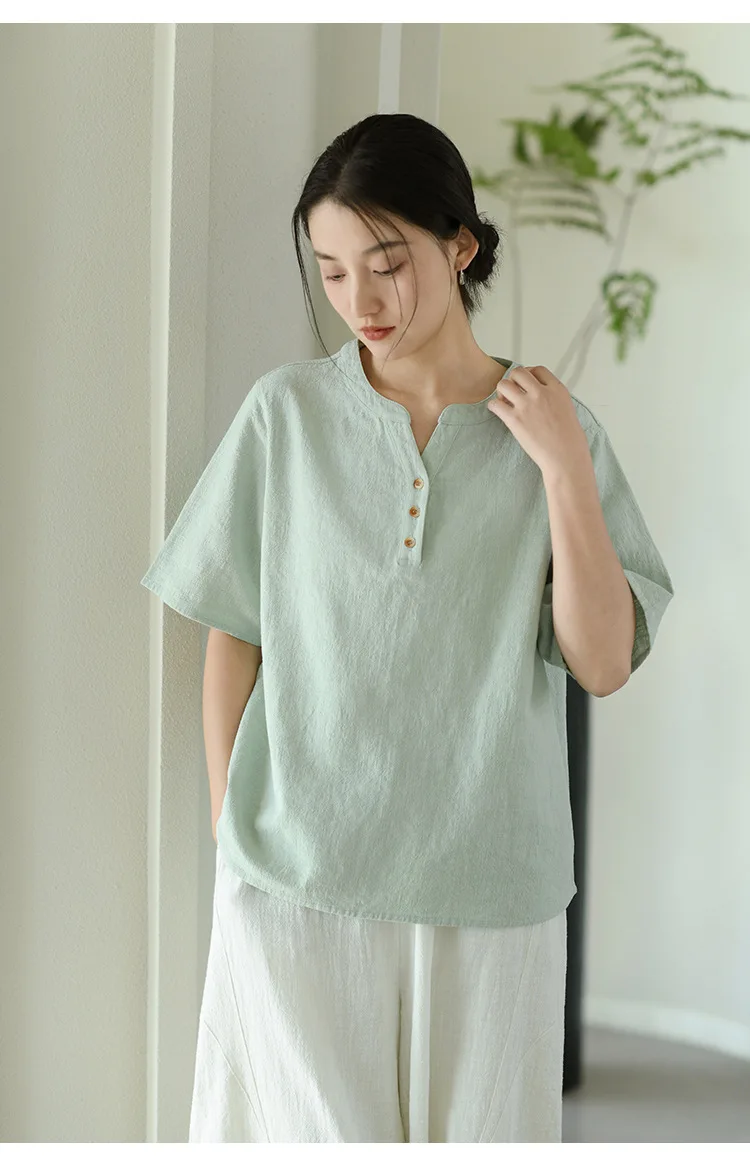 

Женская хлопково-льняная футболка с V-образным вырезом и коротким рукавом: мягкая, в винтажном стиле, дышащая, свободного кроя, идеальна для поездок на работу.