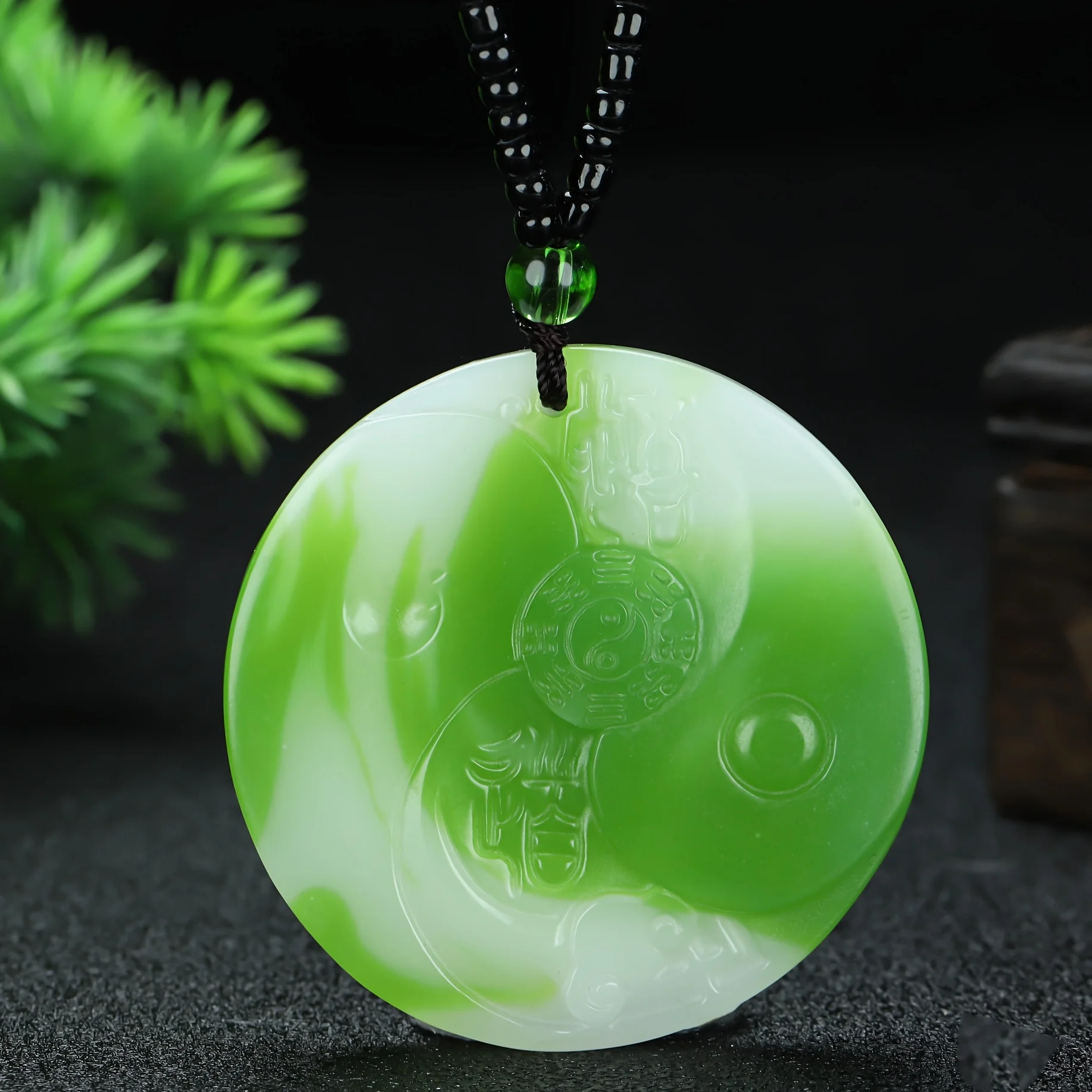 Colgante redondo con ocho trigramas de piedra natural Ziquexsite verde espinaca, cadena para suéter, fresco y elegante para hombres