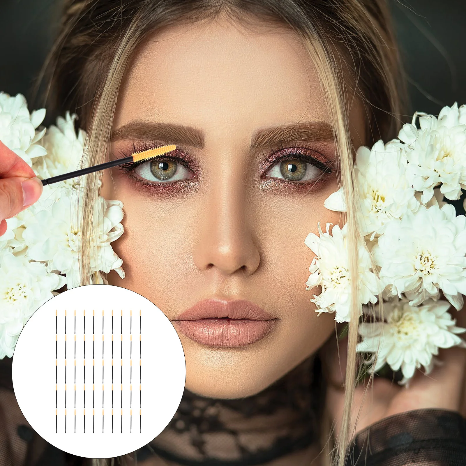 50 szt. Szczoteczek do rzęs Jednorazowe aplikatory do tuszu do rzęs Premium Plastikowy uchwyt Przenośny grzebyk do brwi Narzędzia do makijażu do salonu i użytku osobistego