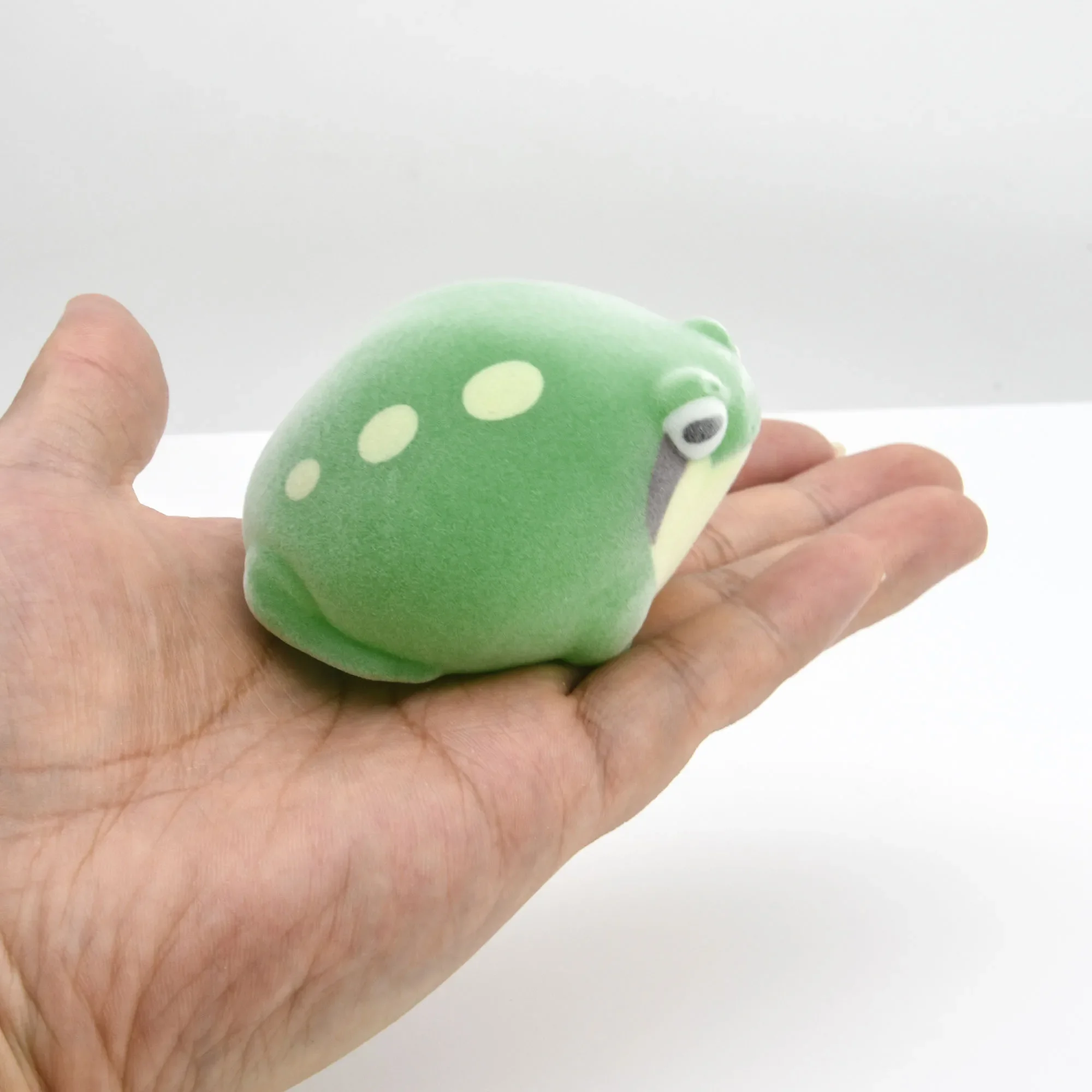 Flocking Frog Gashapon Capsule Toys Mini Soft Cute Figurines Kawaii Dolls Squeeze Anti Stress Relief Squishy Kids Birthday Gifts