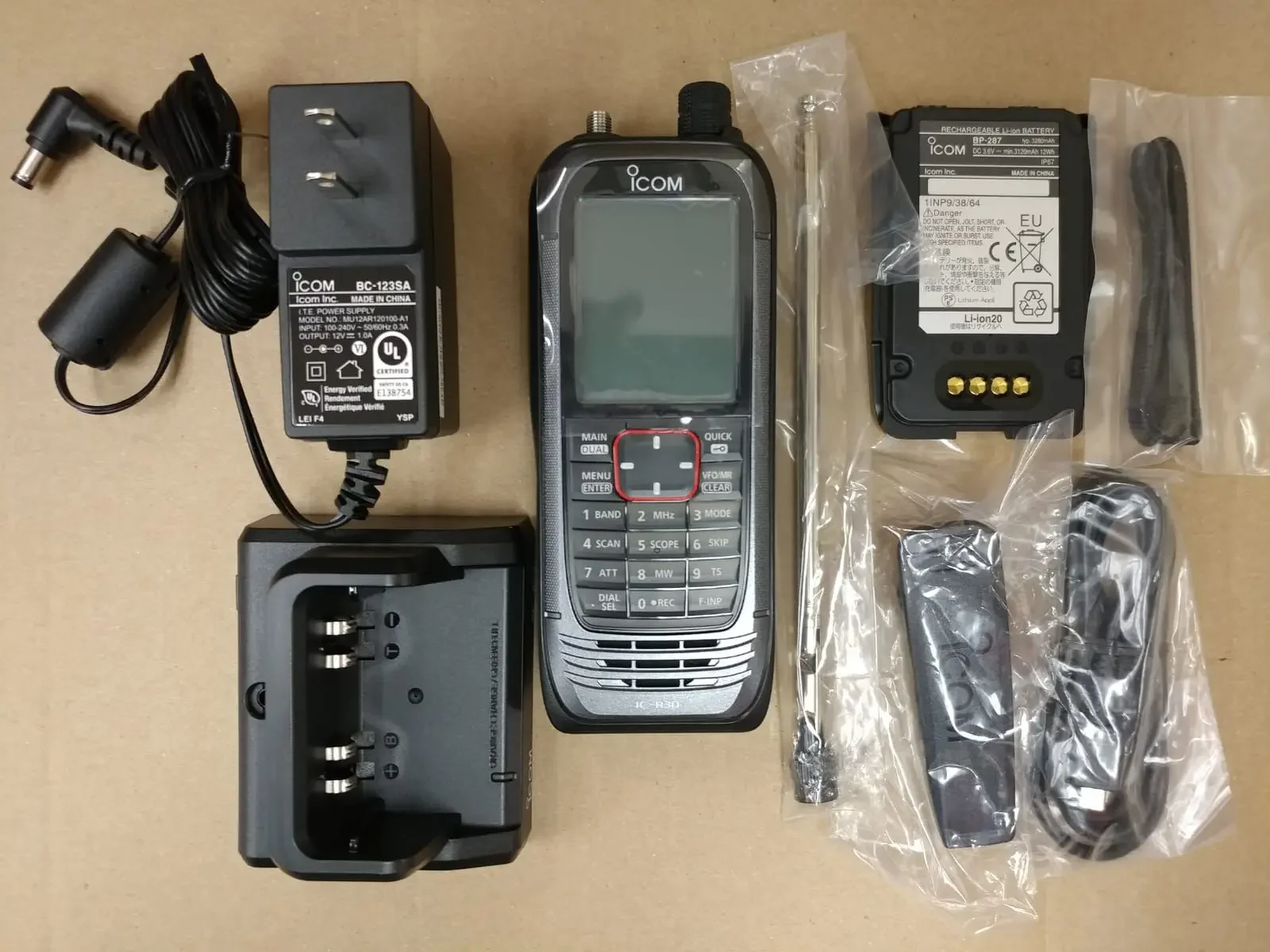 ICOM R30-ontvanger Handheld R20 verbeterde ultra-breedbandontvanger met ingebouwde GPS Walkie Talkie Radio