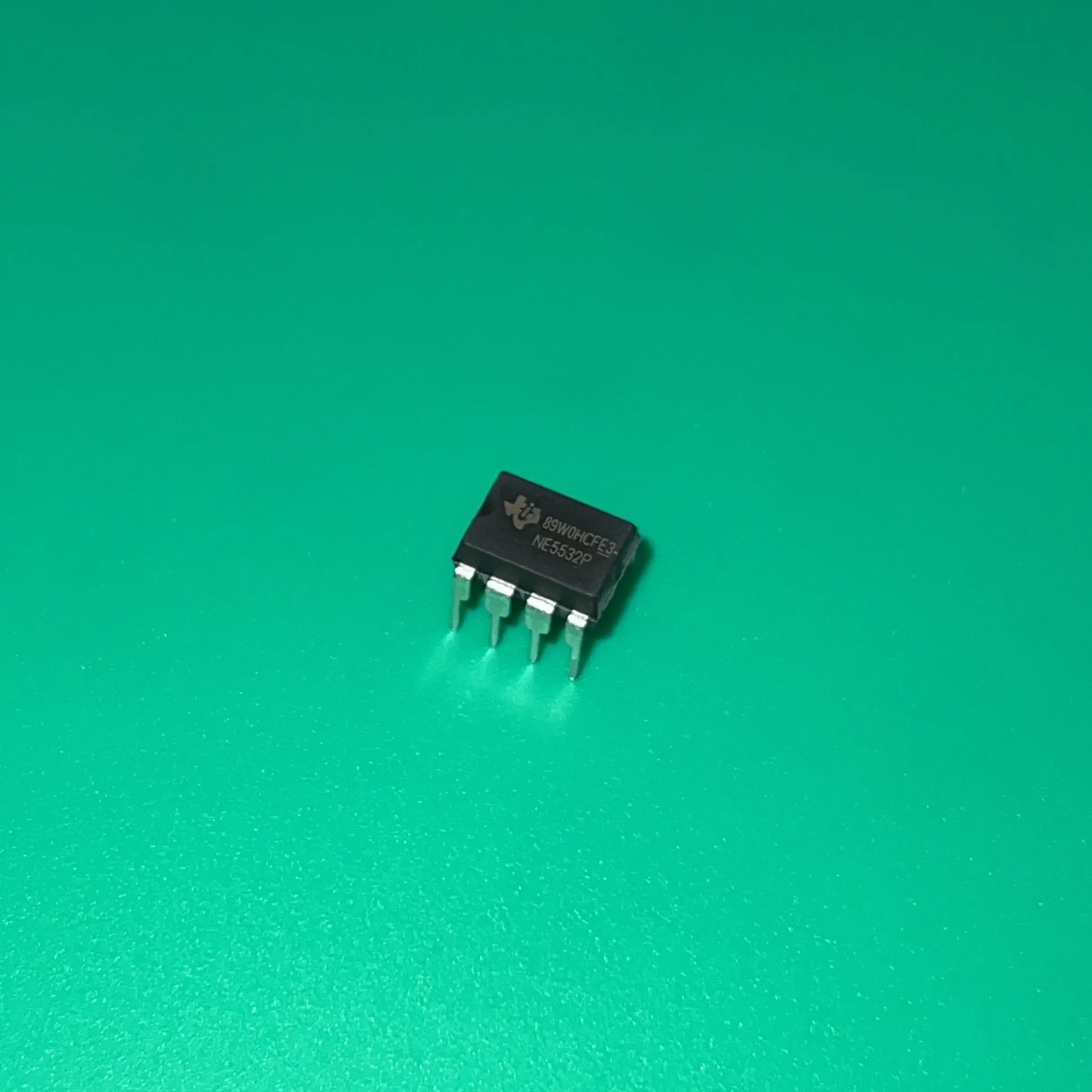 20pcs/lot NE5532P DIP8 NE5532 P IC OPAMP GP 2 CIRCUIT 8DIP DUAL LOW-NOISE OPERATIONAL AMPLIFIERS NE5532PE3 NE 5532P N E5532P