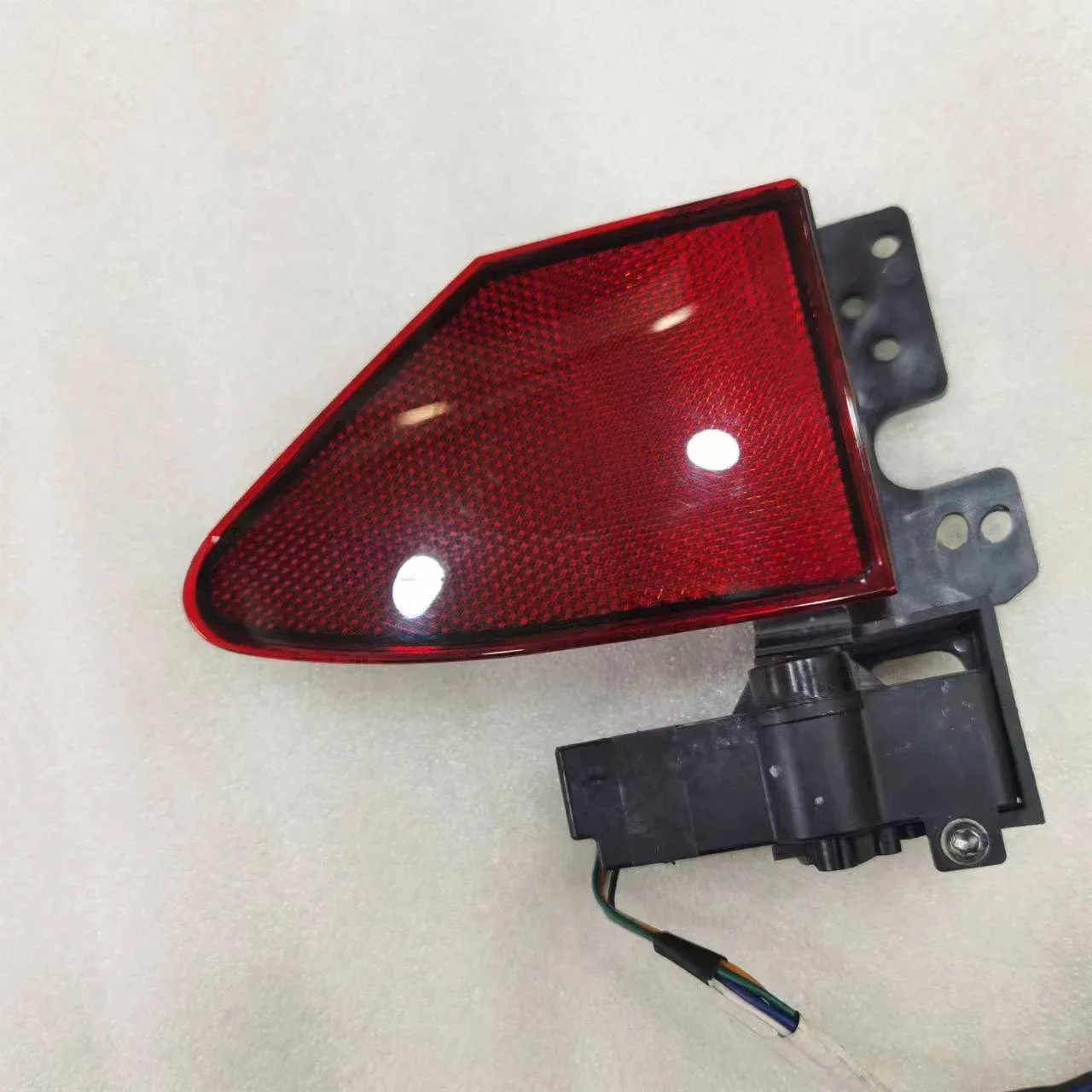 

Tesla MODEL X. S left charging port cover assembly 104 2766-00 - E
