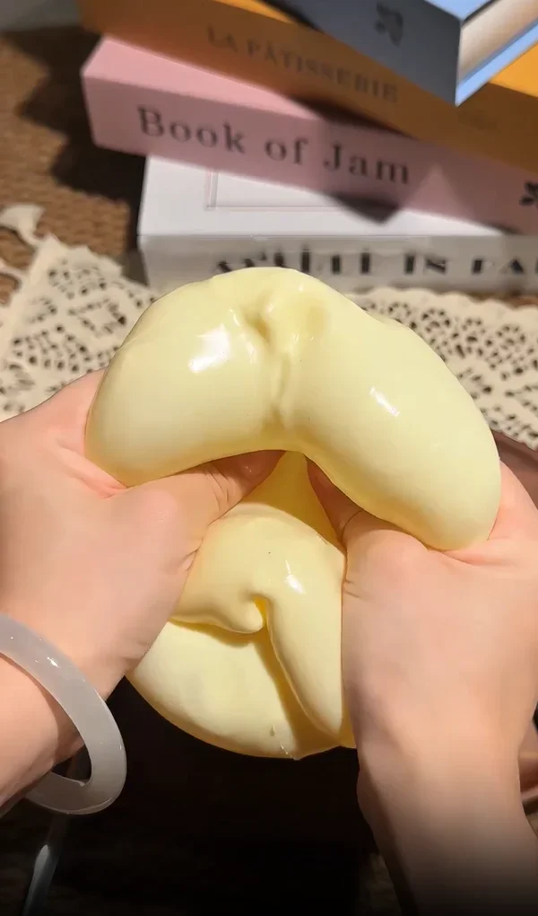 Jouet Squishy Géant en Forme de Fromage, Rempli de Vaseline, Doux et Extensible, Jouet Anti-Stress ASMR à Montée Lente, Boule à Presser pour la Décompression, Cadeau
