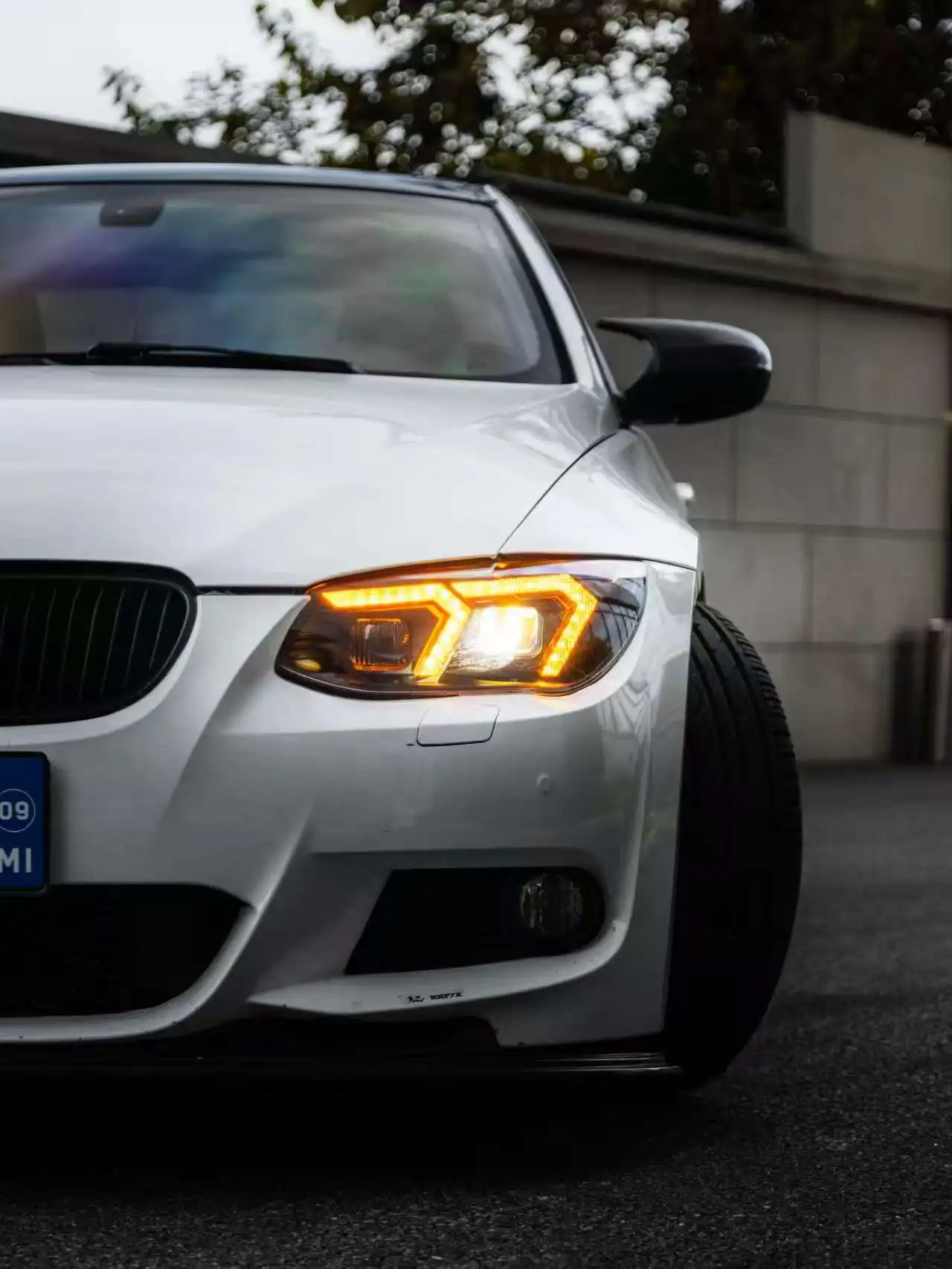 

Suitable for BMW 10-13 E92 Late Headlights, A Pair of LED Daytime Running Lights, Turn Signals, Brake Headlights