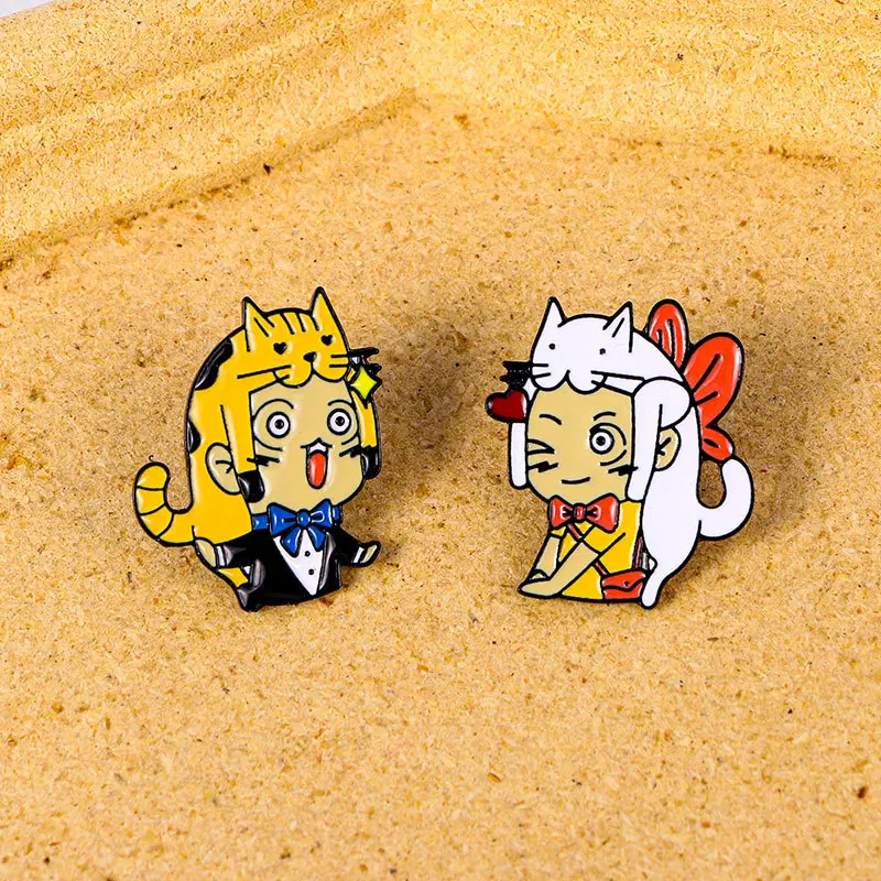 Couple models cartoon cat brooch creative cute anime characters book bag buckle clothes metal badge