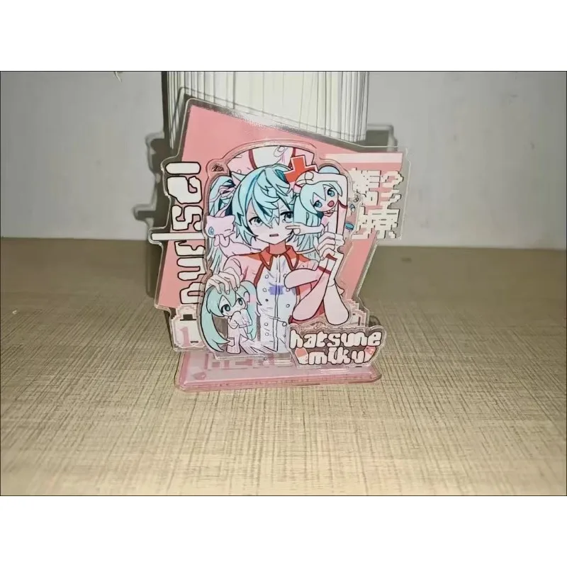 ใหม่H Atsune Mikuสองมิติอะนิเมะอุปกรณ์ต่อพ่วงการ์ตูนน่ารักอะคริลิสก์ท็อปยืนรถตกแต่งเครื่องประดับของขวัญแฟน