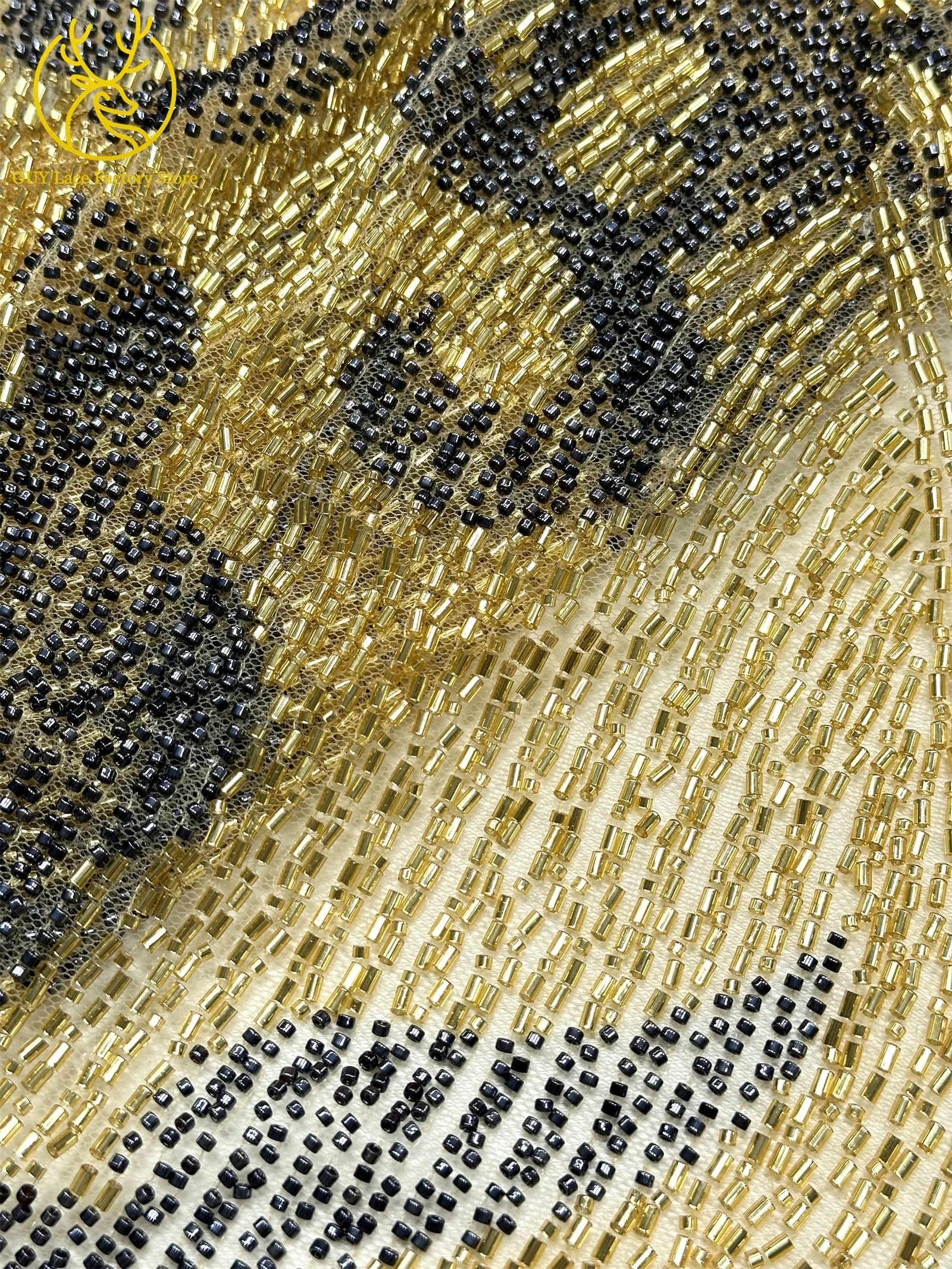 Hochwertiger Luxus-Spitzenstoff aus Dubai mit schweren Perlen, luxuriöser afrikanischer Tüll-Spitzenstoff mit Pailletten zum Nähen von Abendkleidern – Detail 25