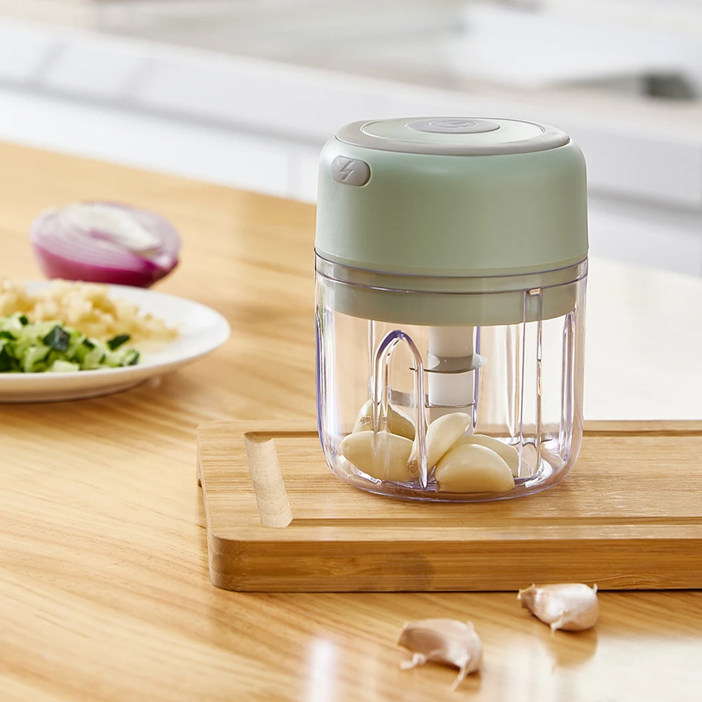 Livingandhome Electric Wireless Kitchen Garlic Chopper With Intuitive Controls Child Lock USB Wire