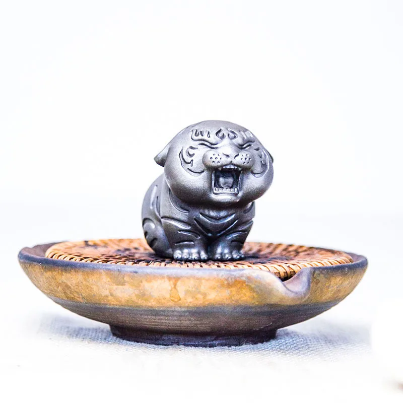 Creative Imitation Cast Iron Mini Tiger Figurine Chinese Zodiac Tiger Cute Small Tiger Desktop Ornament Handmade Sculpture