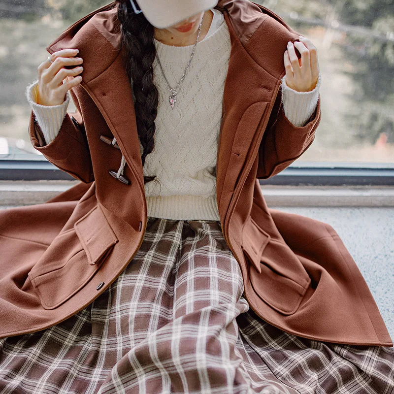 Damski płaszcz Maden, imitacja wełny, z kapturem, gruba kurtka zimowa, średniej długości, w stylu vintage preppy, luźny krój, do pracy, z guzikami z rogu. — zdjęcie 6