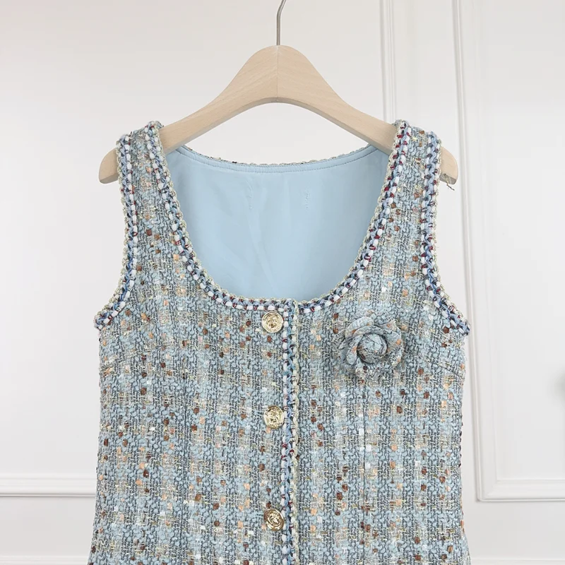 فستان عطر أزرق فاتح بدون أكمام بياقة مربعة على شكل زهرة فستان نسائي أنيق بصدر واحد من التويد فستان قصير فرنسي حلو