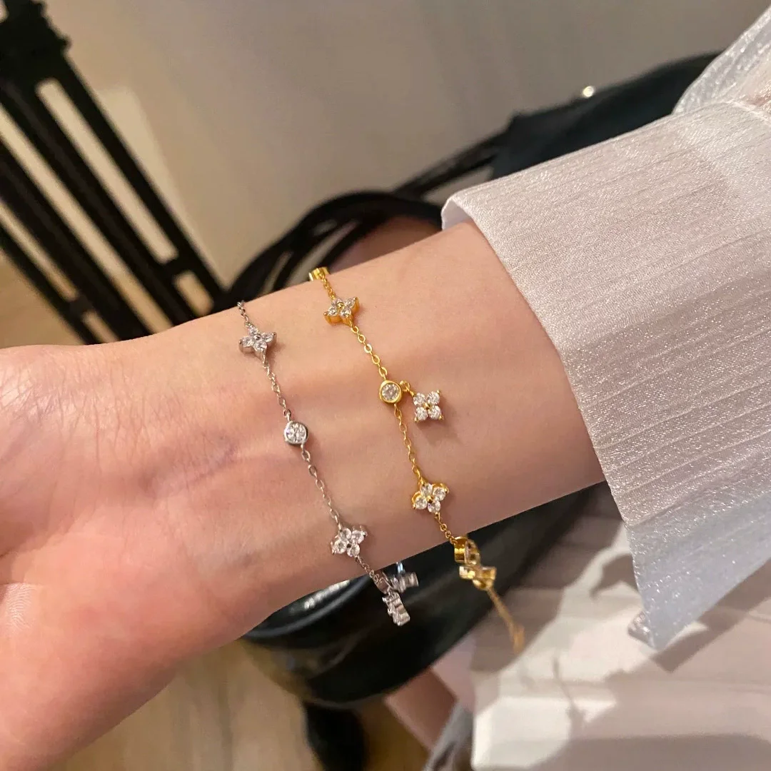

Fashion Exquisite Four-leaf Clover Design White Zircon Bracelets Chain Women's Silver/Gold Color Hand Accessories 2025 New Trend