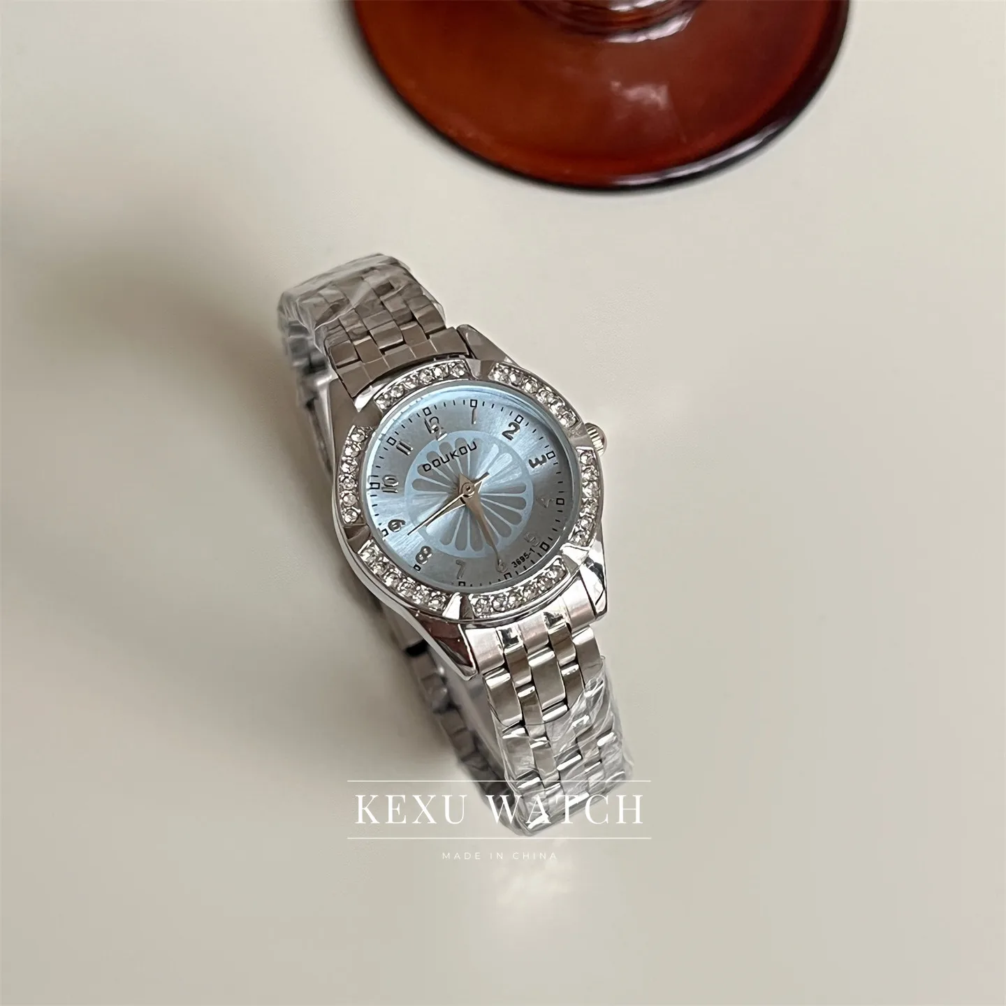 Glacier Blue Daisy Small Dial Watch – Dainty Light Luxury Quartz Wristwatch for Women, Students & Business Casual Wear