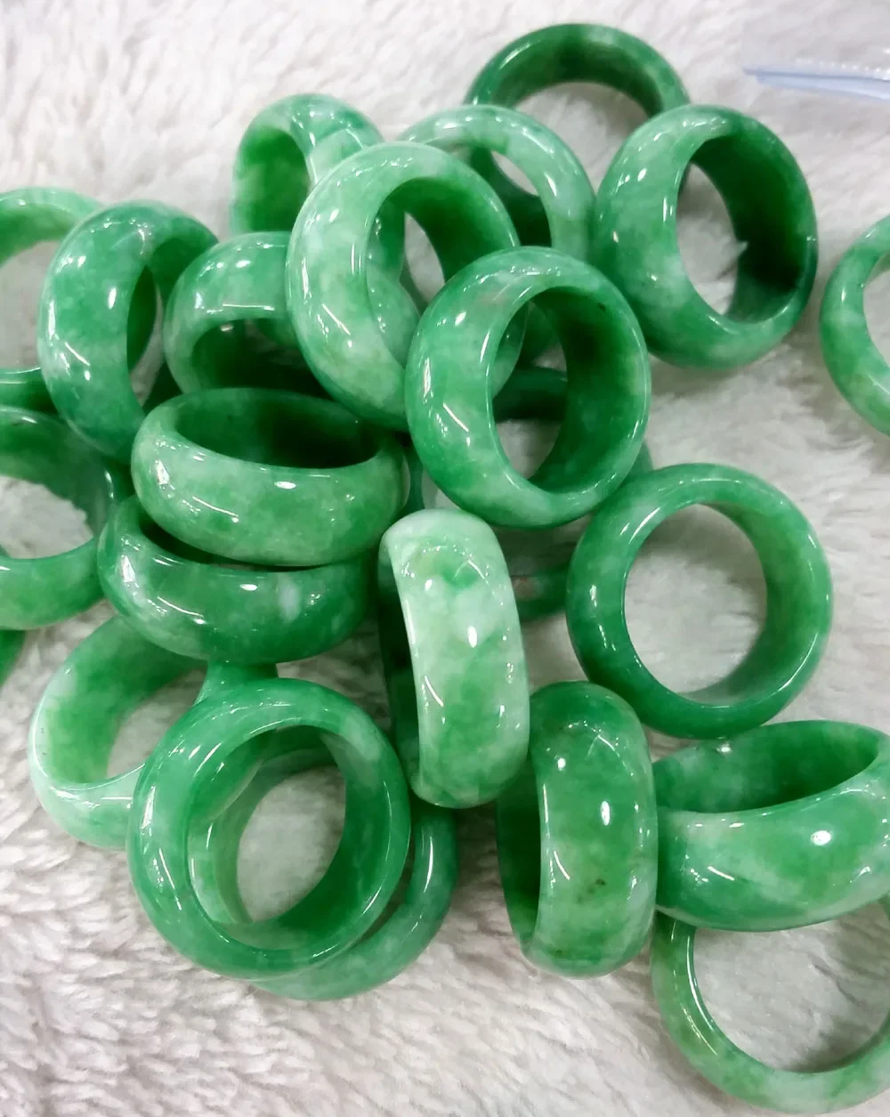 Anel de jade verde natural para homens e mulheres, amuleto de jadeite, jóias com charme chinês, artesanato esculpido à mão, presentes da sorte