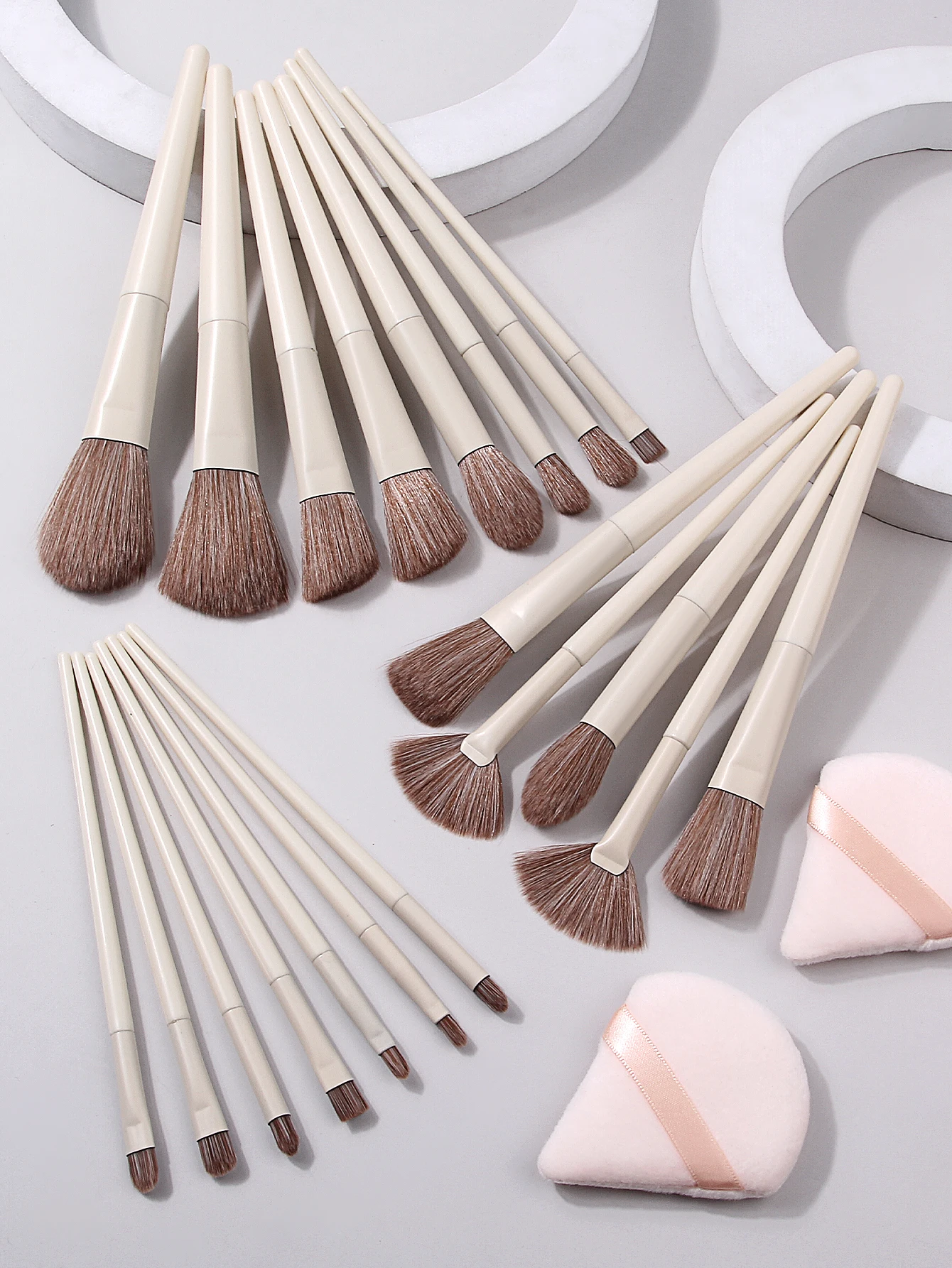 Nixie makeup brush set handles