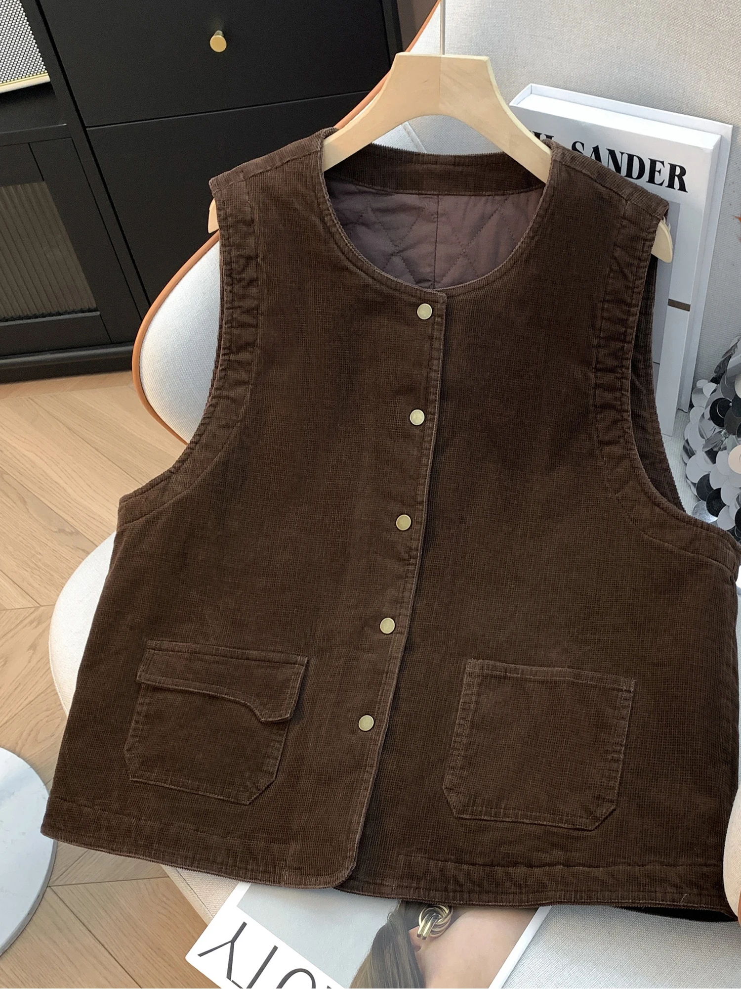 Warm Cotton Filled Corduroy Vest Simple Fashionable Women's Outerwear round Neck Thickened Winter Design Sense Personality
